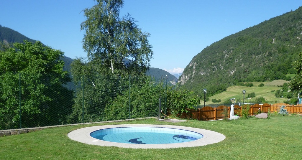 Urlaub Süden Südtirols Sonnhof Schwimmbad